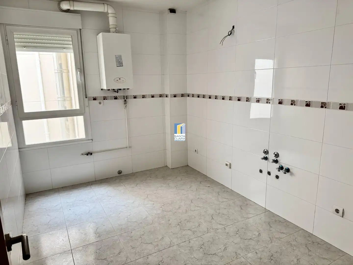 Kitchen of Flat for sale in Zamora Capital   with Heating and Balcony