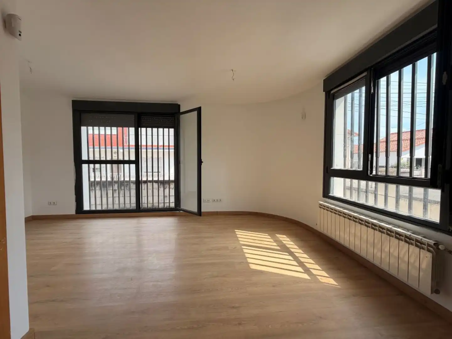 Sala de estar de Casa o chalet en venta en Torrelavega  con Calefacción, Jardín privado y Parquet