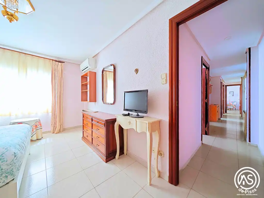 Habitación de Piso en venta en Zaragoza con Aire acondicionado, Calefacción y Amueblado