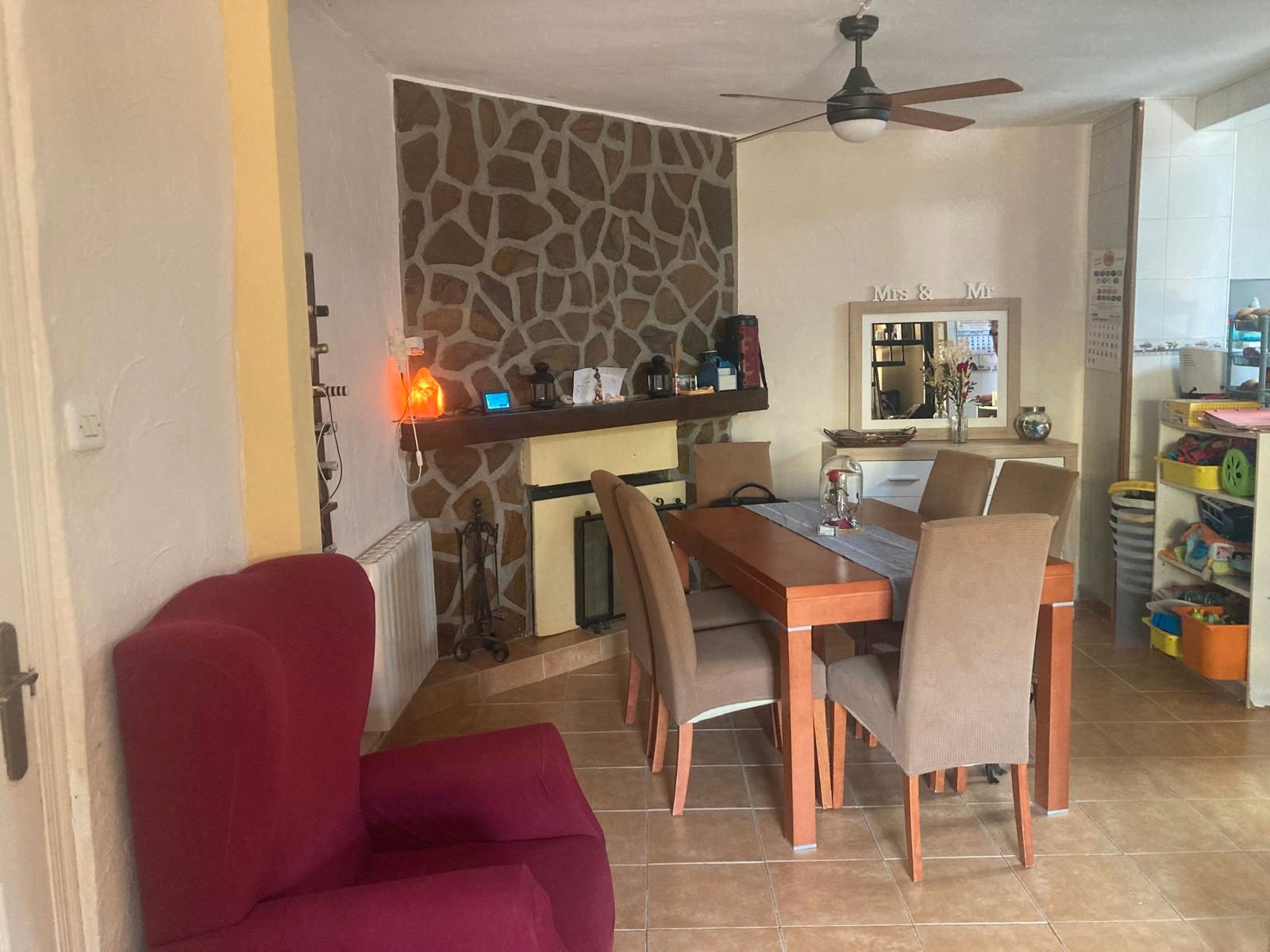 Menjador de Casa adosada en venda en Villena amb Aire condicionat, Calefacció i Jardí privat