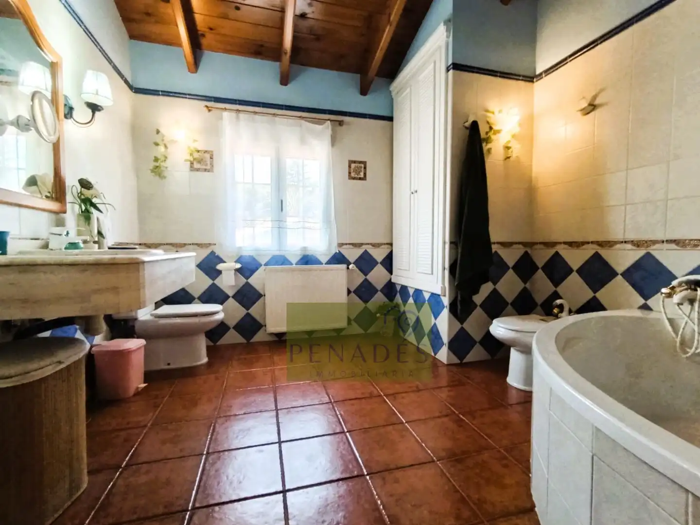 Bany de Casa o xalet en venda en Ontinyent amb Calefacció, Jardí privat i Terrassa