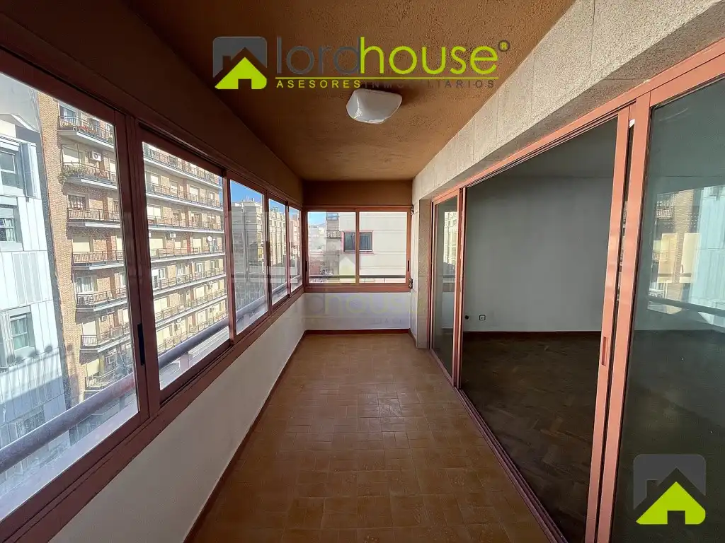 Piso con ascensor en venta en Avenida Juan Carlos I, imagen 6