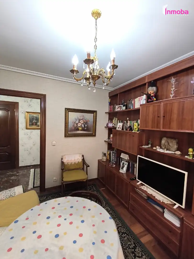 Sala de estar de Piso en venta en Aranda de Duero con Calefacción, Parquet y Trastero