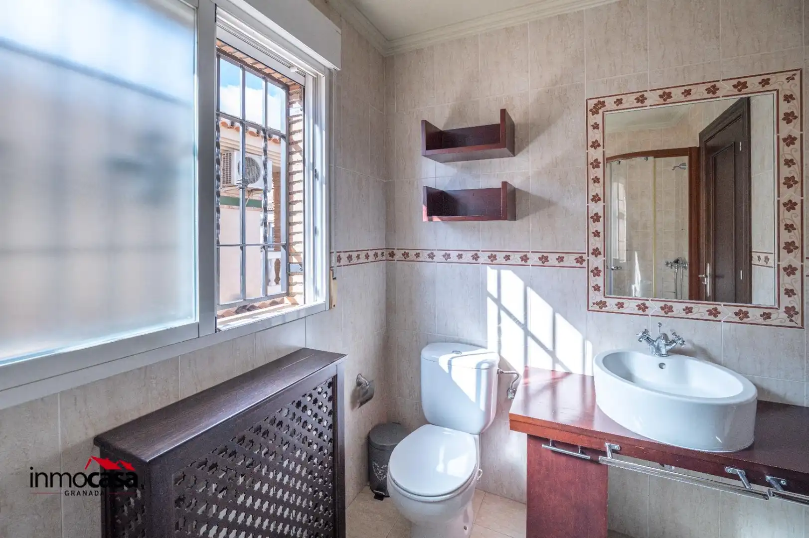 Baño de Casa adosada en venta en Ogíjares con Calefacción, Amueblado y Balcón
