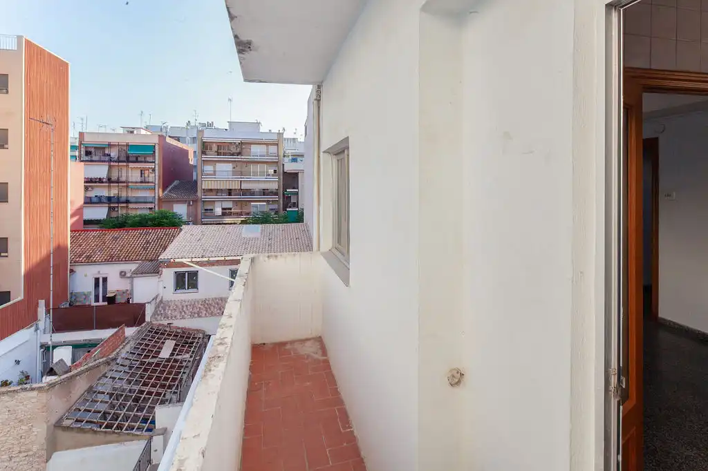 Terraza de Piso en venta en Paterna con Balcón