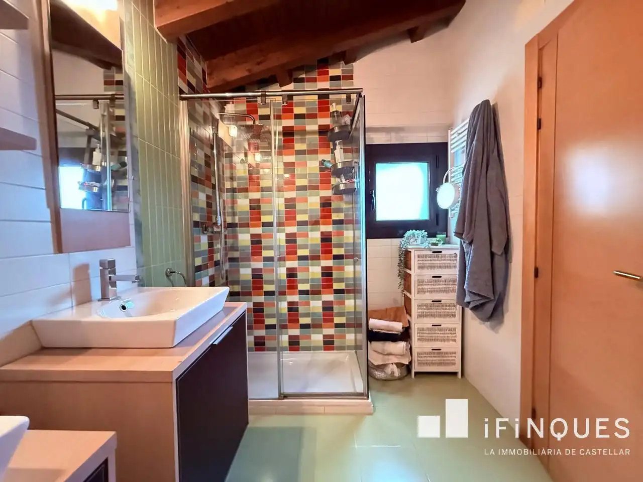 Bathroom of Houses for sale in Castellar del Vallès  with Air Conditioner, Heating and Private garden