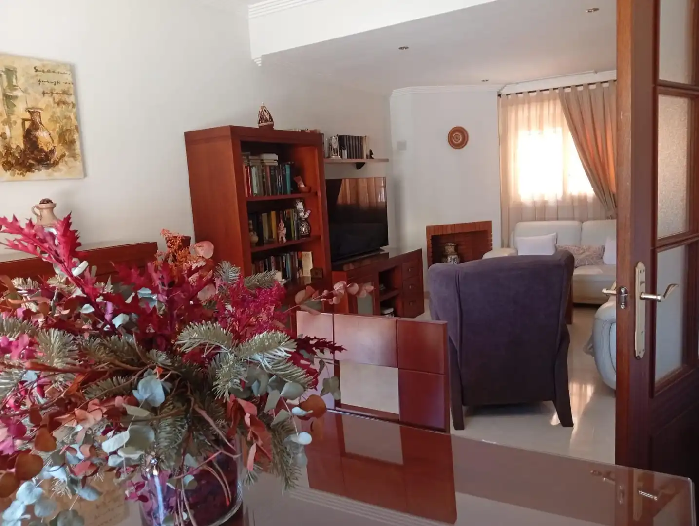 Sala de estar de Casa adosada en venta en Alcalá de Guadaira con Aire acondicionado, Calefacción y Terraza