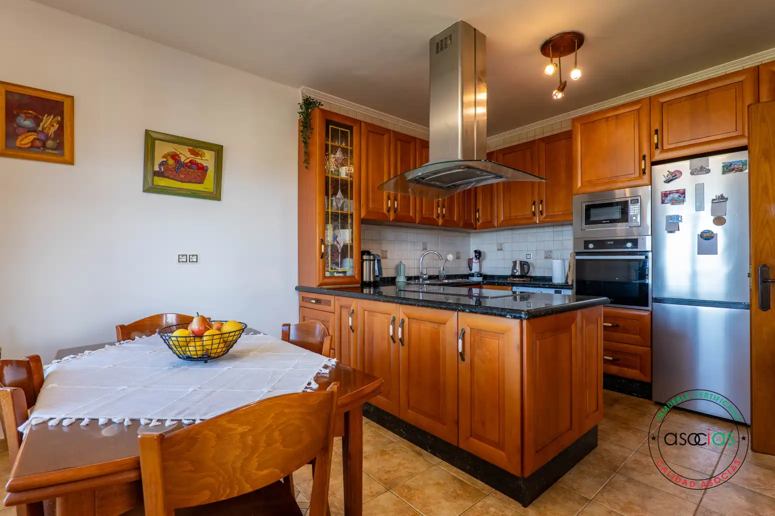 Cuina de Casa o xalet en venda en Gijón  amb Calefacció, Parquet i Terrassa