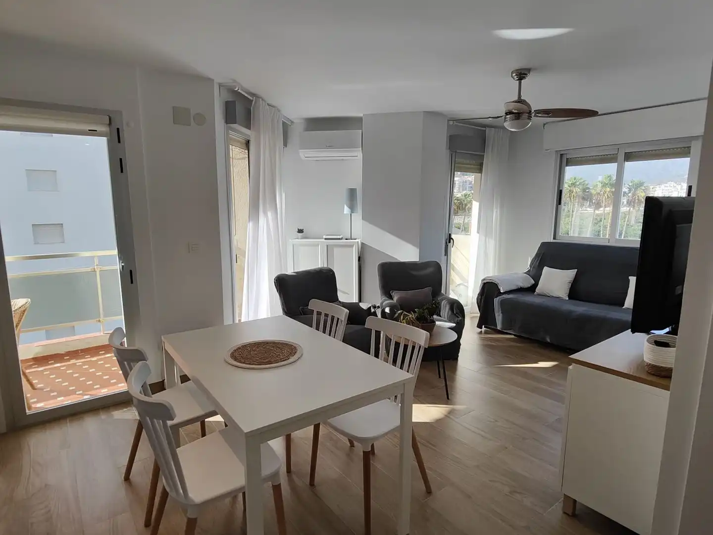 Flat with lift to rent in Calle Mar de Plata 3