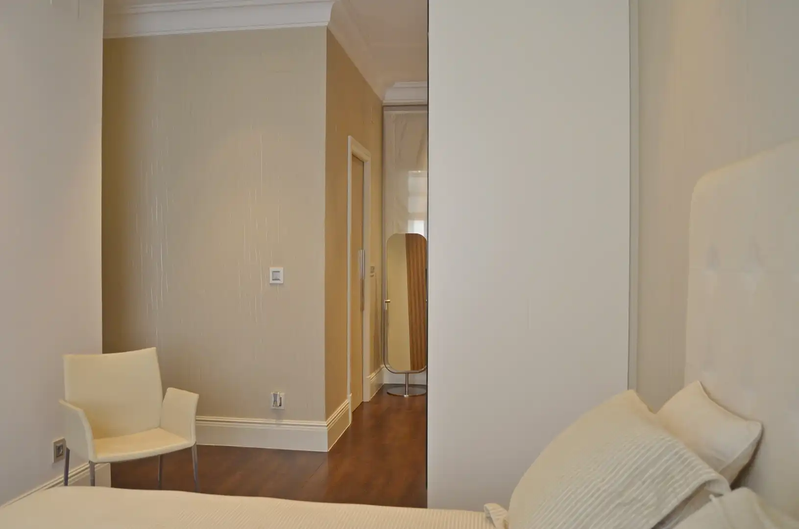 Schlafzimmer von Wohnung zur Miete in A Coruña Capital  mit Heizung, Parkett und Balkon