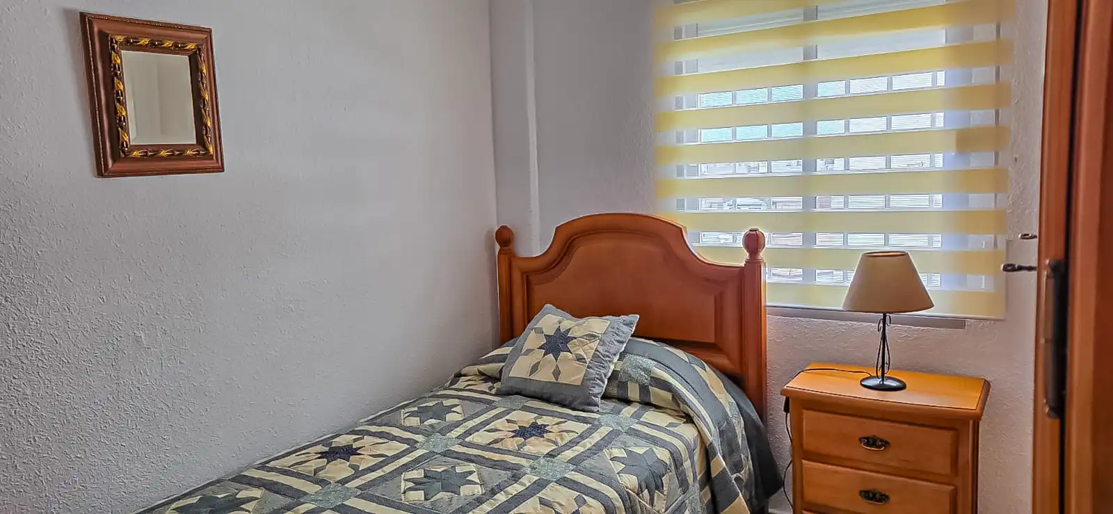 Schlafzimmer von Wohnung zur Miete in Linares mit Möbliert, Ofen und Waschmaschine