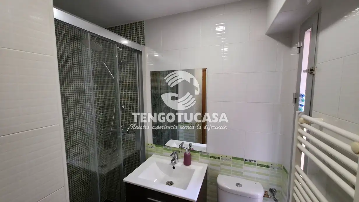 Bathroom of Flat for rent in Madrid  with Air Conditioner, Heating and Furnished