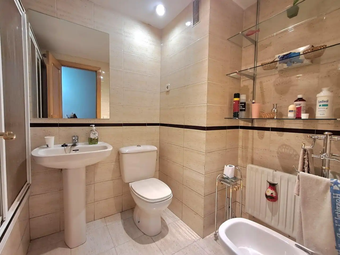 Baño de Piso en venta en Madrid con Aire acondicionado, Calefacción y Jardín privado