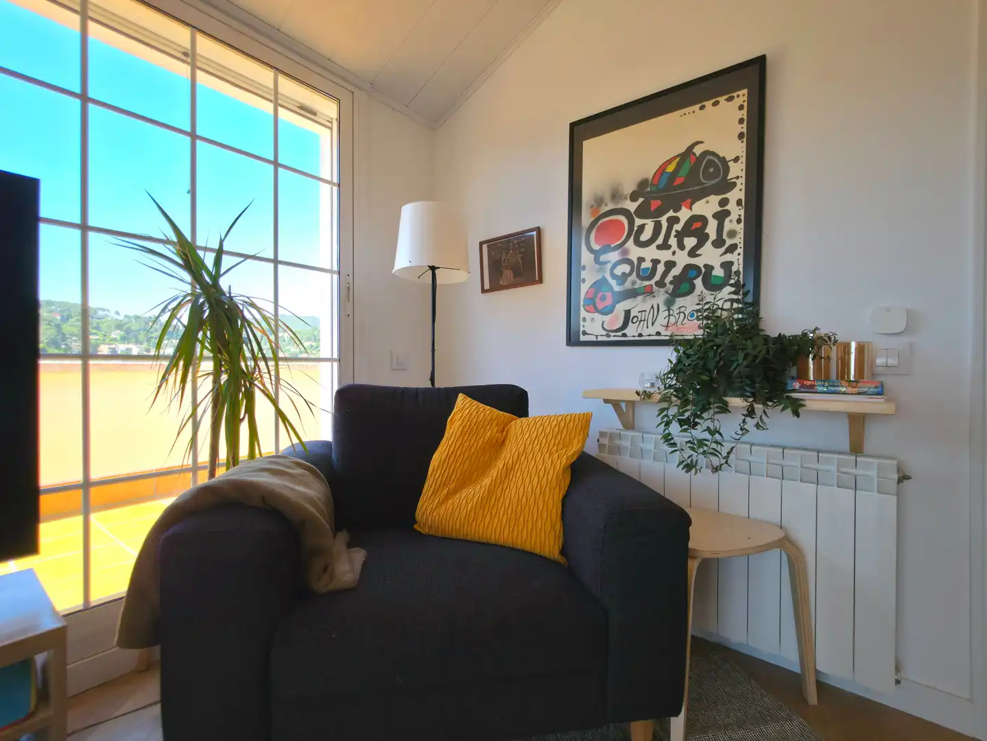 Sala de estar de Casa o chalet en venta en Corbera de Llobregat con Aire acondicionado, Calefacción y Jardín privado