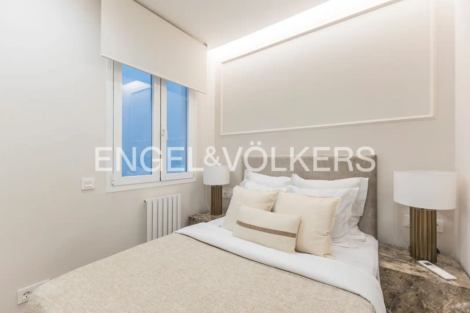 Bedroom of Flat for rent in Madrid  with Air Conditioner, Heating and Furnished