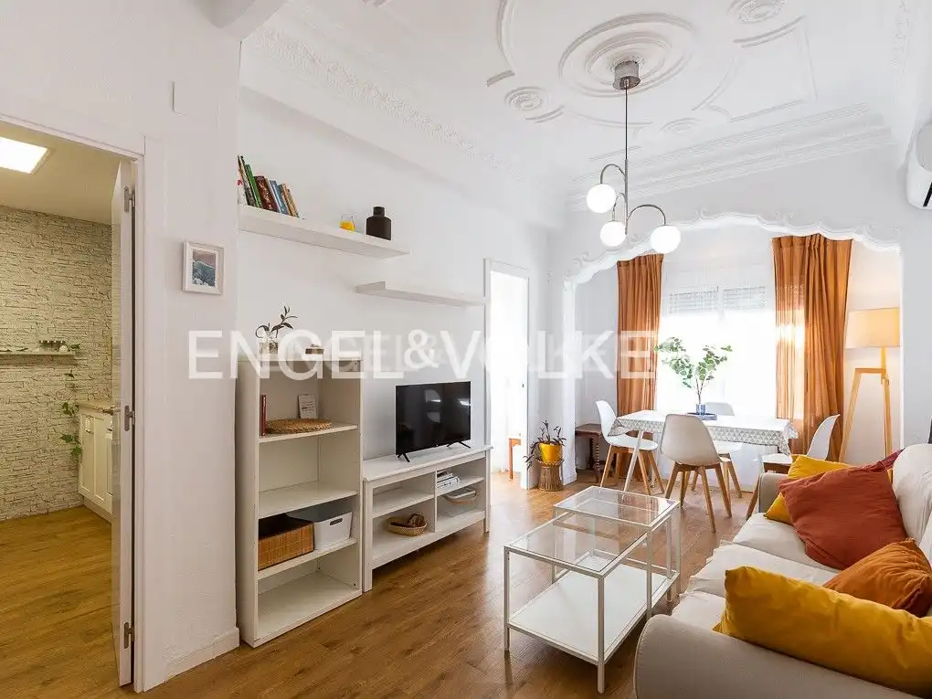 Sala d'estar de Apartament de lloguer en Valencia amb Aire condicionat, Calefacció i Moblat