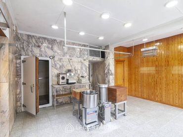 Local comercial de lloguer a Los Corrales de Buelna