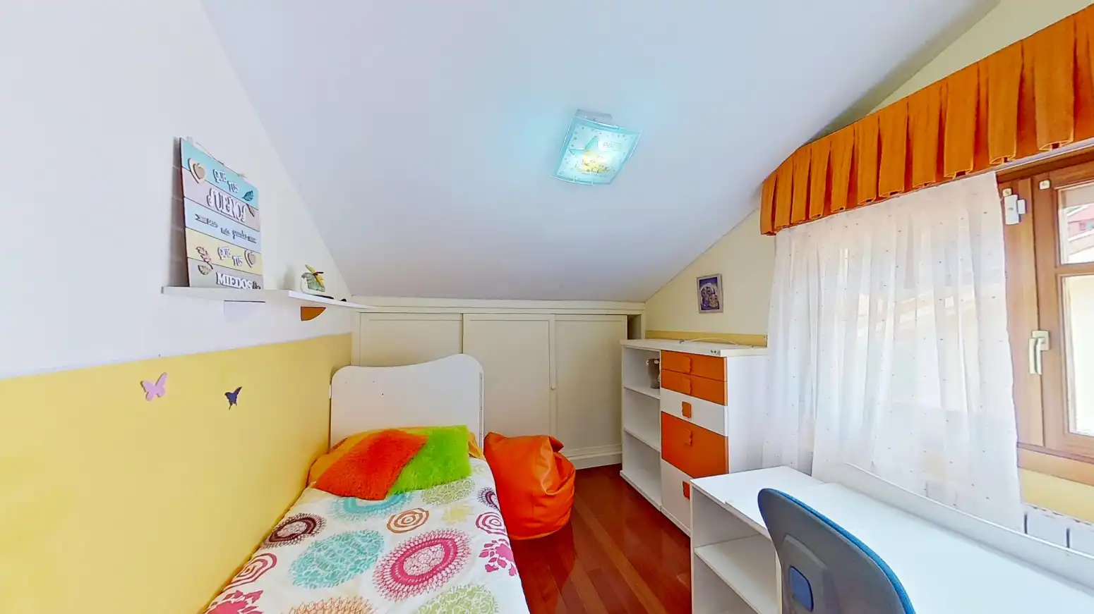 Dormitori de Casa adosada en venda en Argoños  amb Calefacció, Parquet i Terrassa