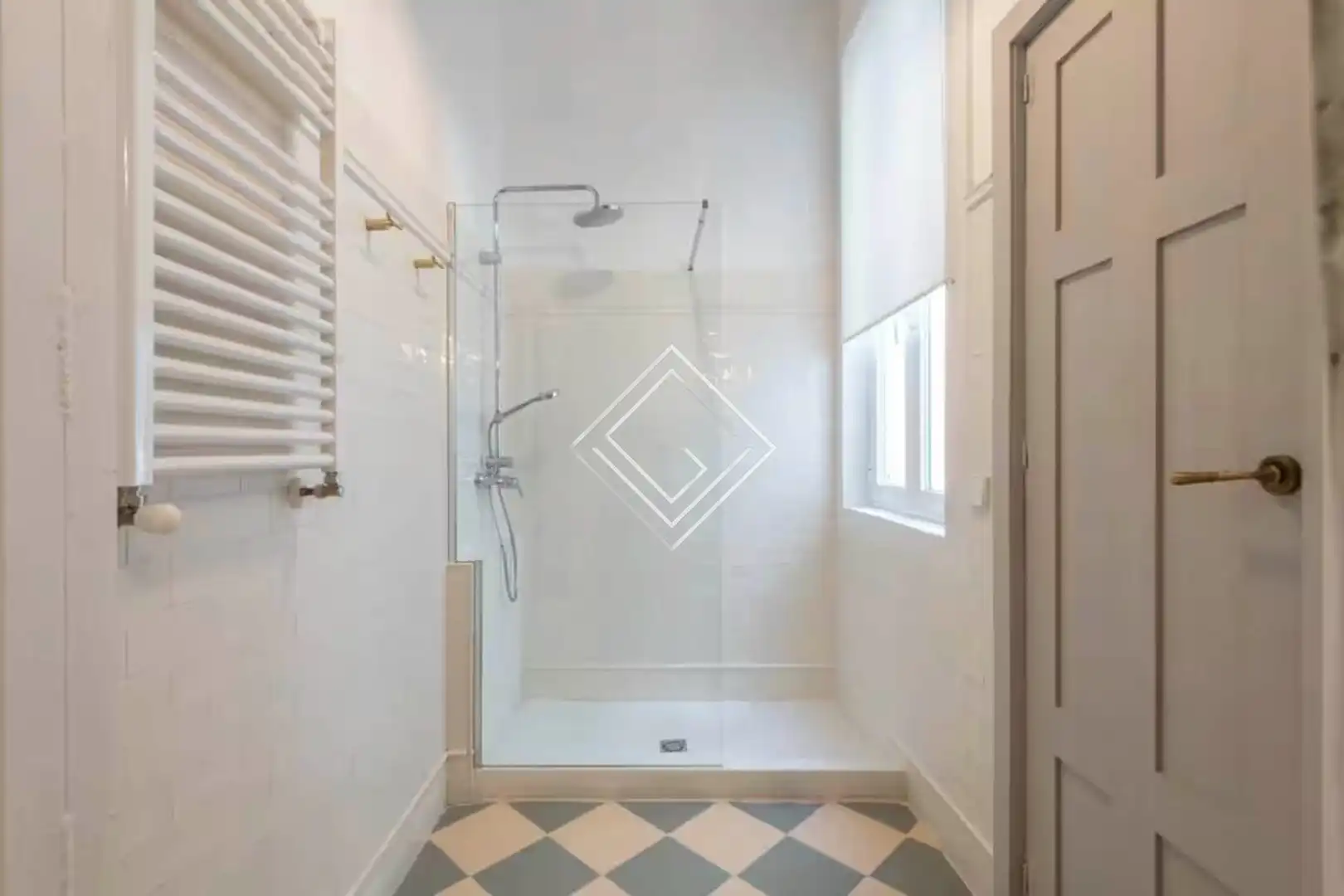 Badezimmer von Wohnung zur Miete in Centro