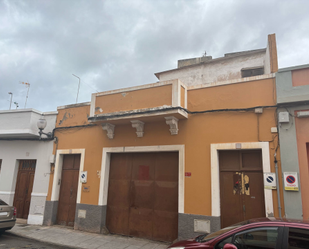 Vista exterior de Casa o xalet en venda en Telde amb Calefacció, Terrassa i Traster