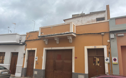 Vista exterior de Casa o xalet en venda en Telde amb Calefacció, Terrassa i Traster
