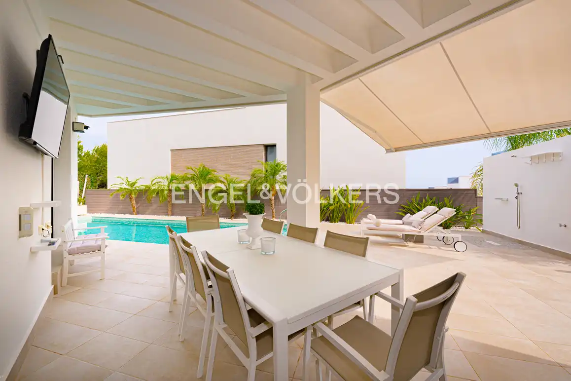Detached house with pool for sale in Calle Copenhague, imagen 7