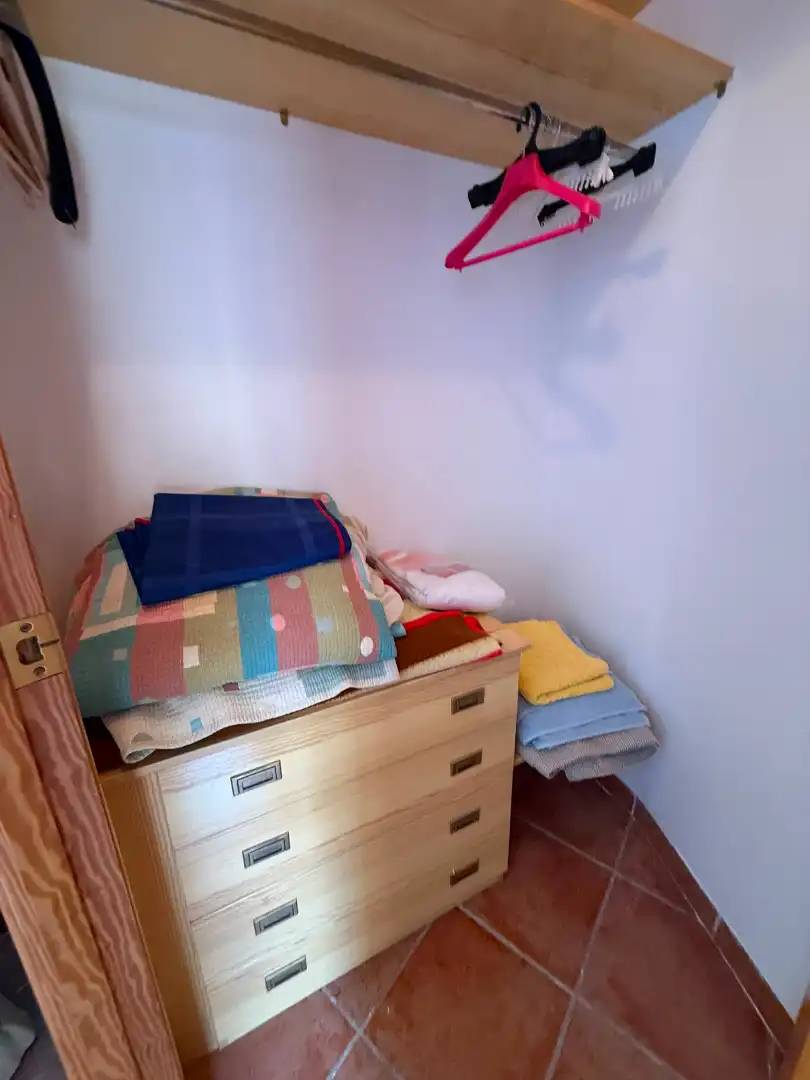 Dormitori de Casa adosada en venda en Cortes de Arenoso amb Calefacció, Moblat i Forn