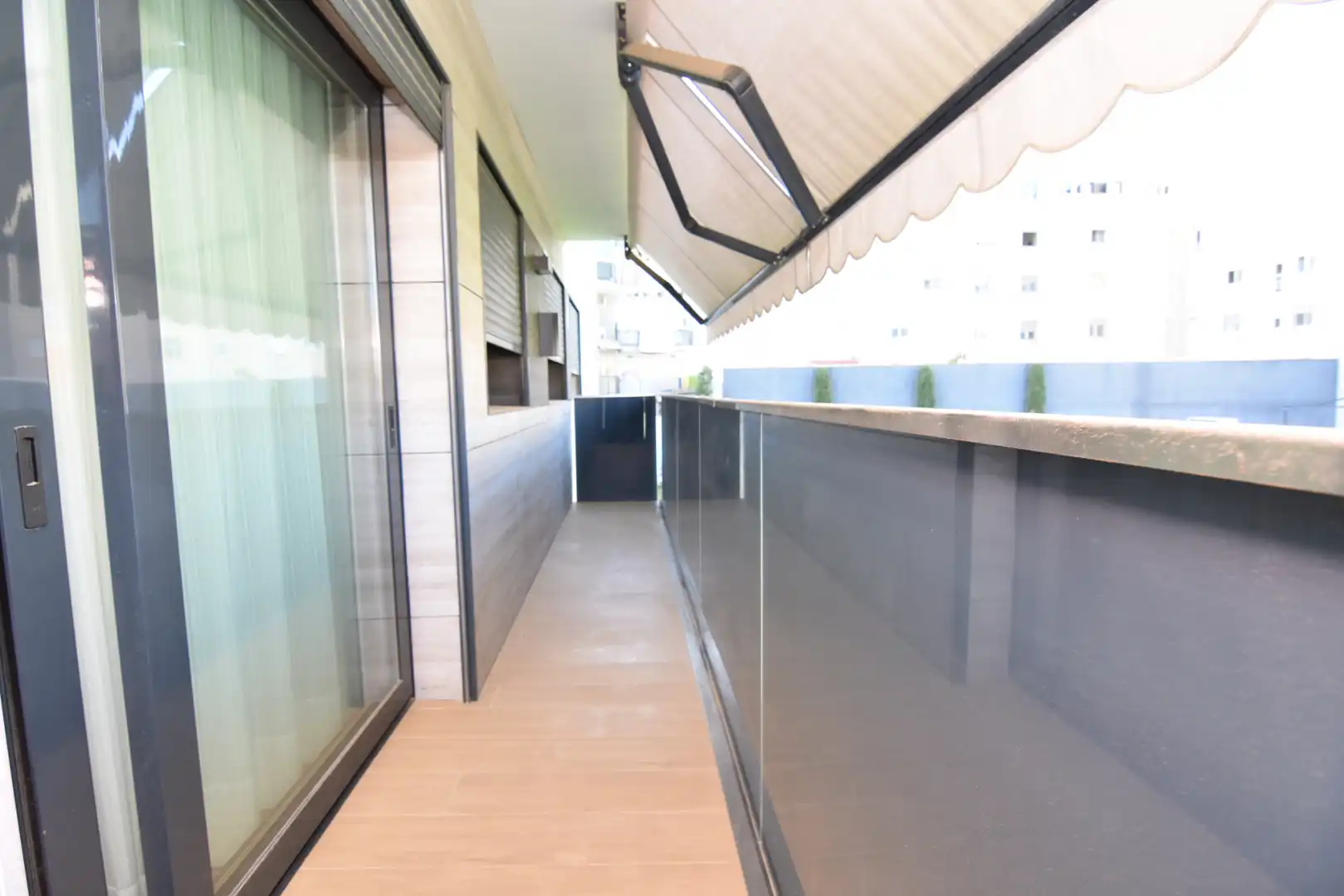 Terrasse von Wohnung zum Verkauf in Pineda de Mar mit Klimaanlage, Heizung und Privatgarten