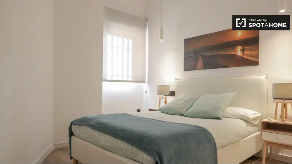 Bedroom of Flat for rent in Madrid  with Air Conditioner, Heating and Furnished