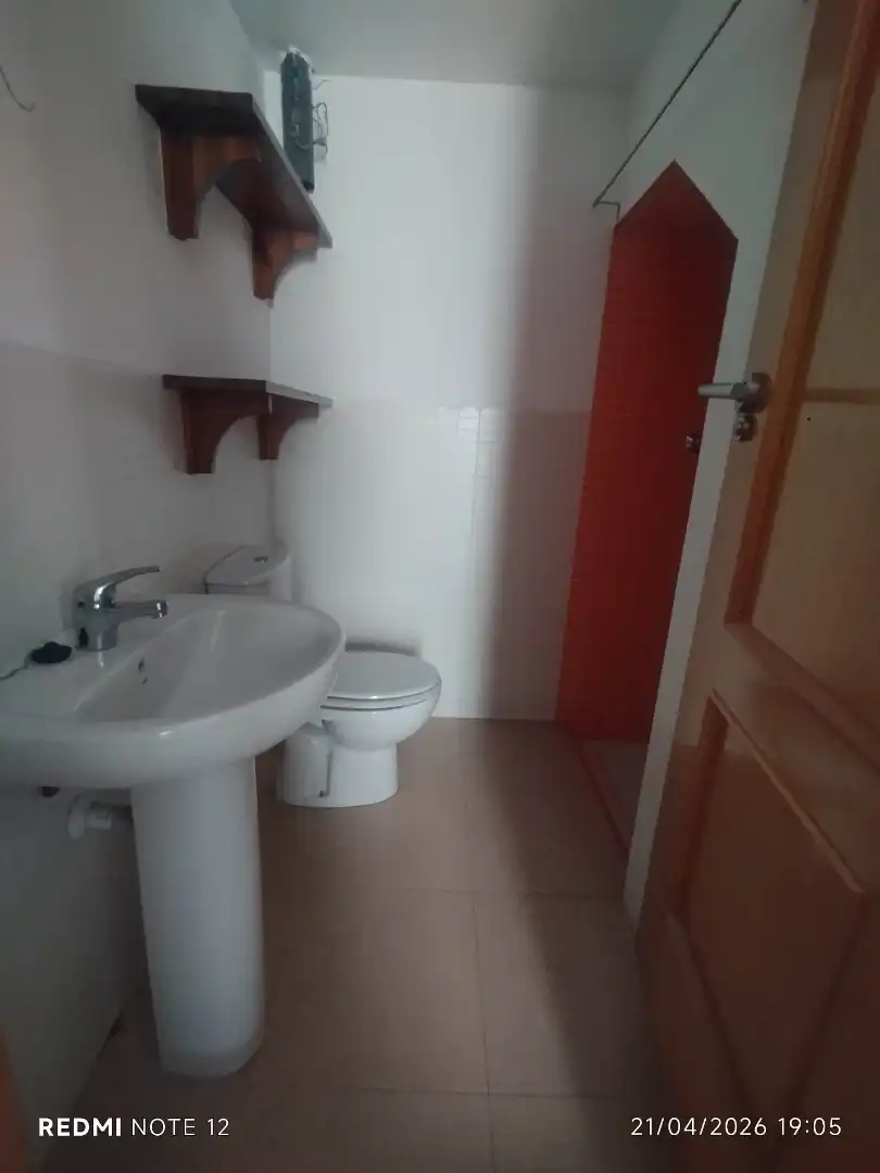 Bany de Casa adosada en venda en Villanueva del Ariscal amb Aire condicionat, Calefacció i Jardí privat