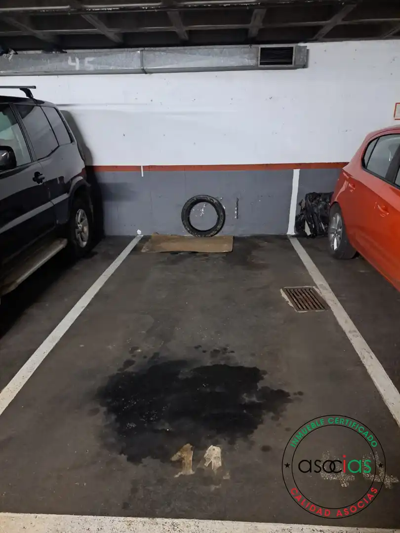 Aparcament de Garatge en venda en Gijón 