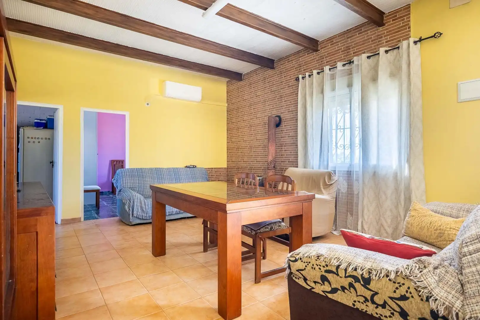 Sala d'estar de Finca rústica en venda en Alcalá de Guadaira amb Aire condicionat i Piscina