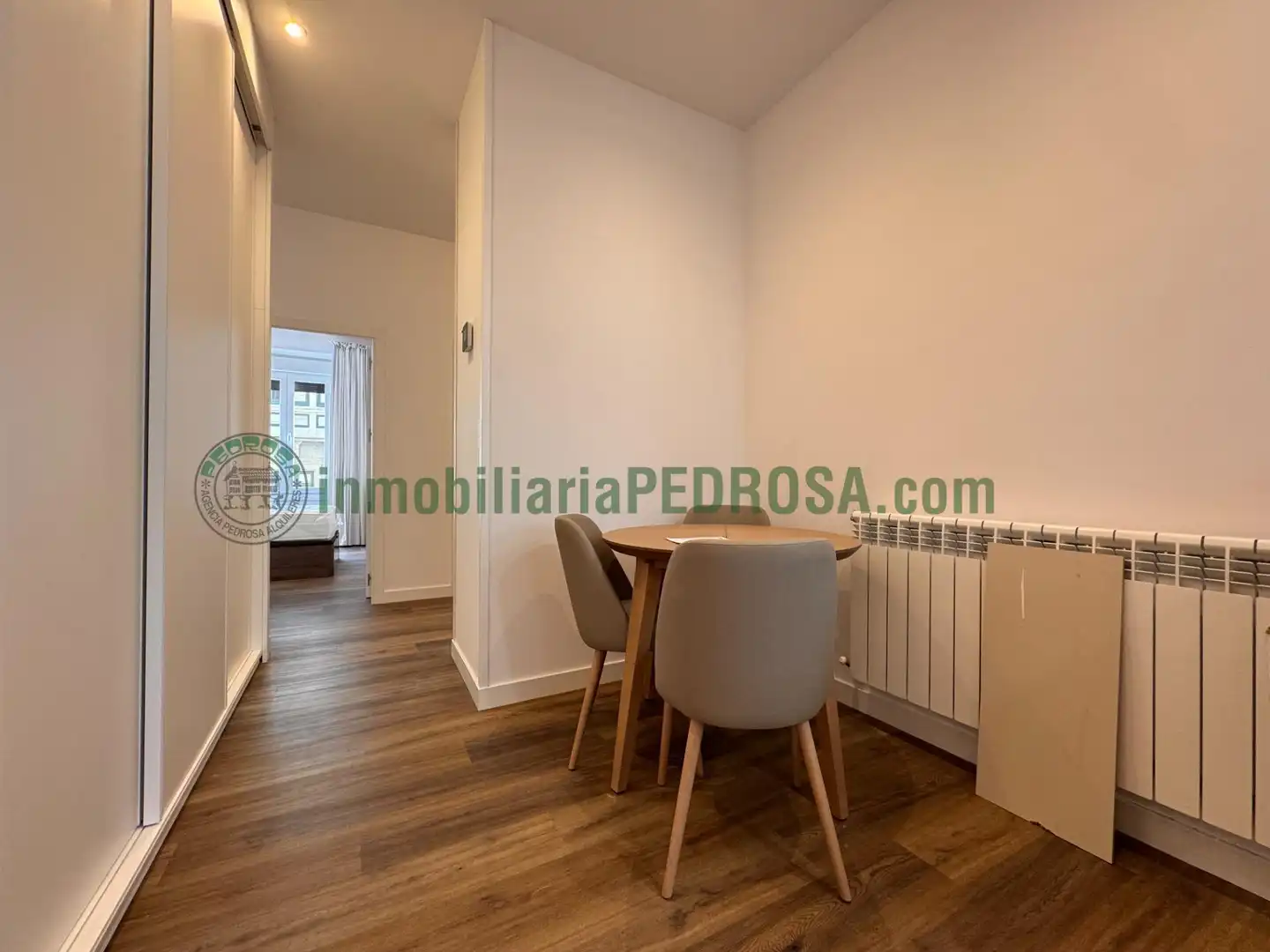 Habitación de Piso de alquiler en Pontevedra Capital  con Calefacción y Balcón