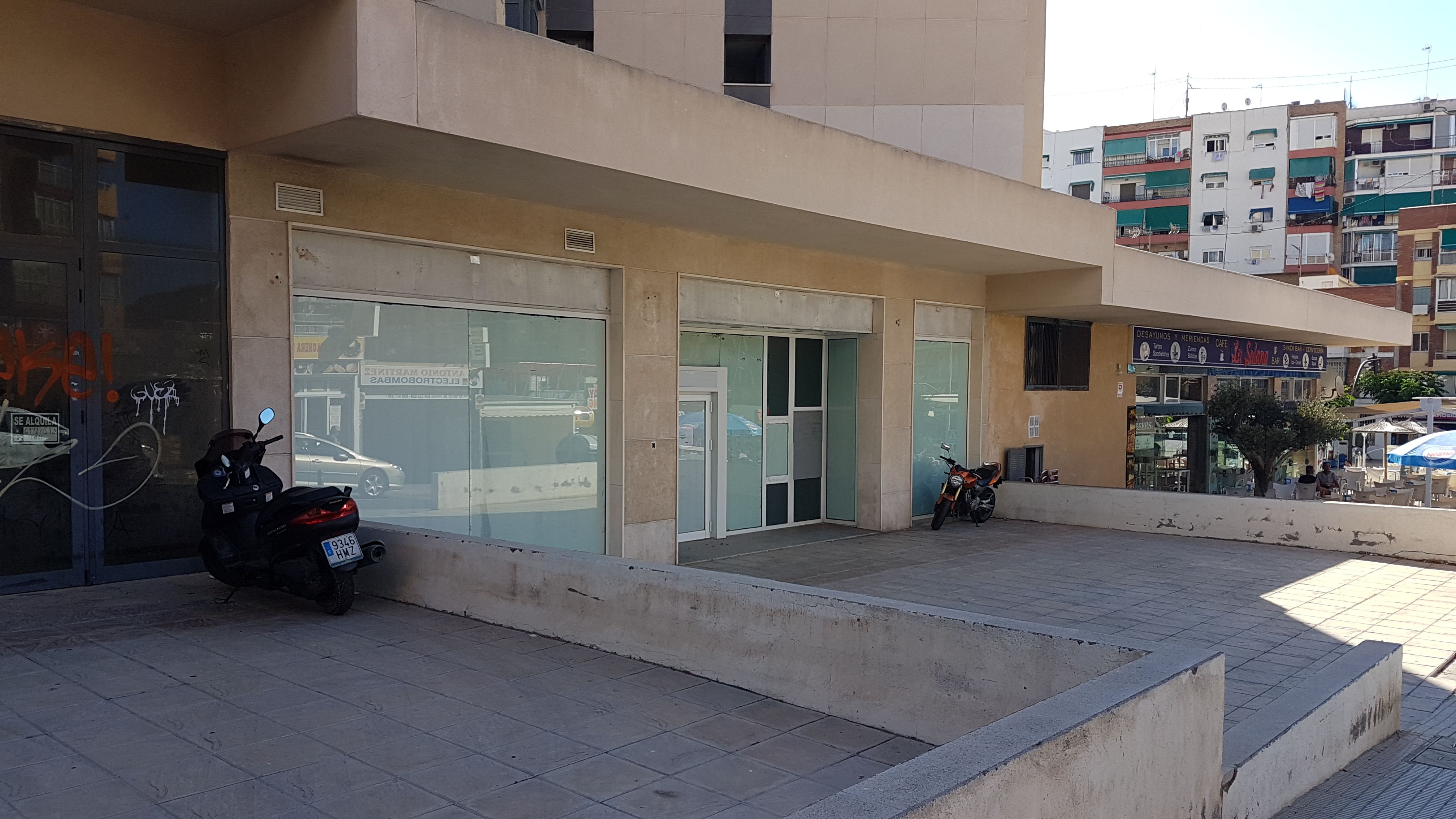 Vista exterior de Local de lloguer en Benidorm