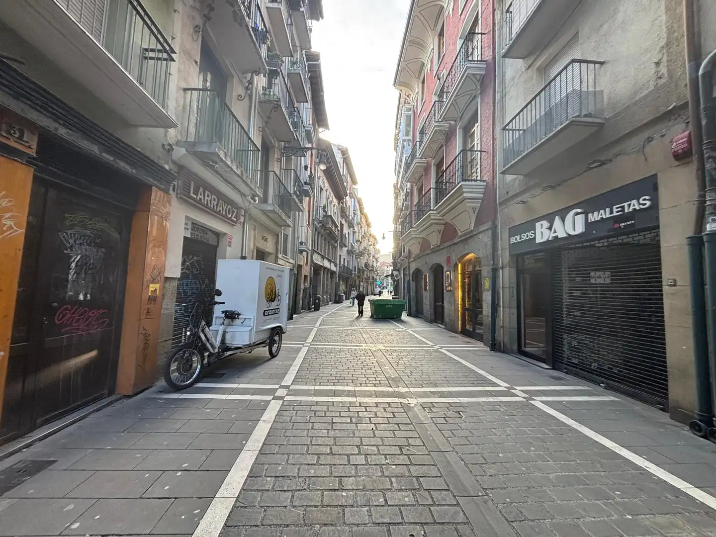 Außenansicht von Geschaftsraum zur Miete in  Pamplona / Iruña