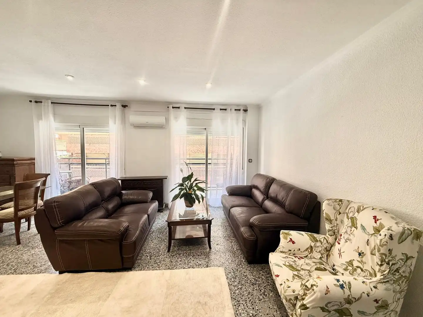 Sala d'estar de Apartament de lloguer en Alicante / Alacant amb Aire condicionat, Moblat i Balcó