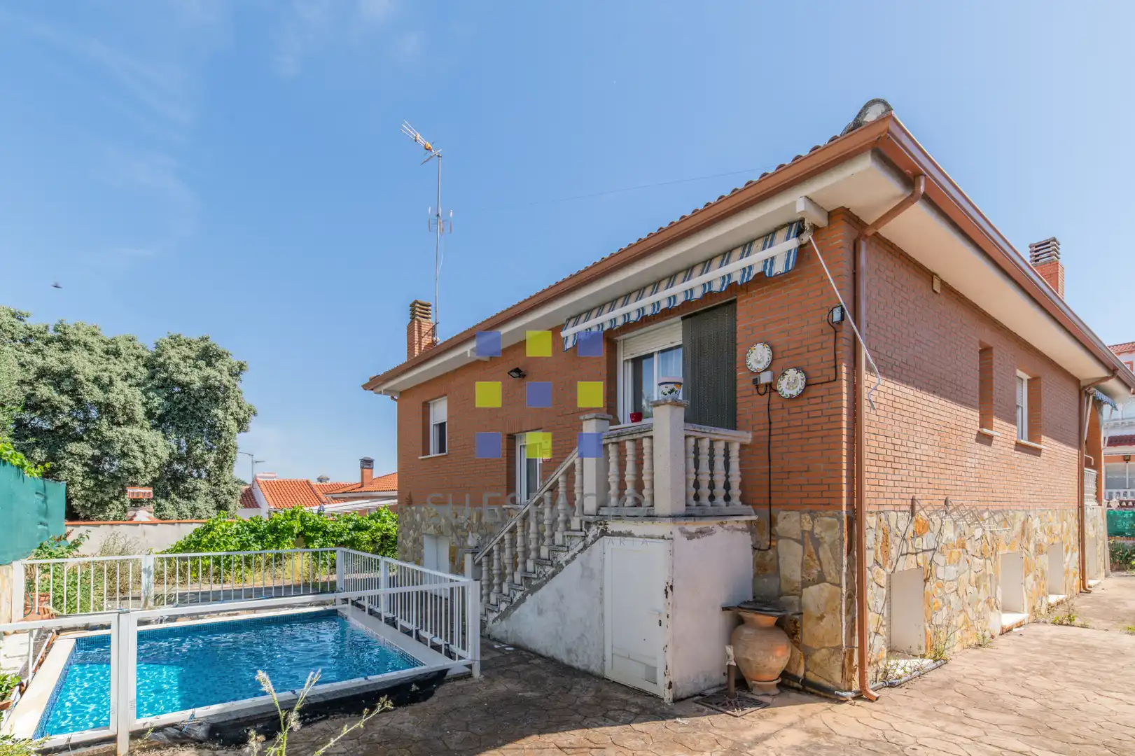 Außenansicht von Haus oder Chalet zum Verkauf in Méntrida mit Heizung, Privatgarten und Terrasse