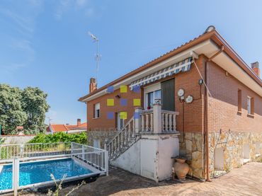 Detached house with pool for sale in Méntrida