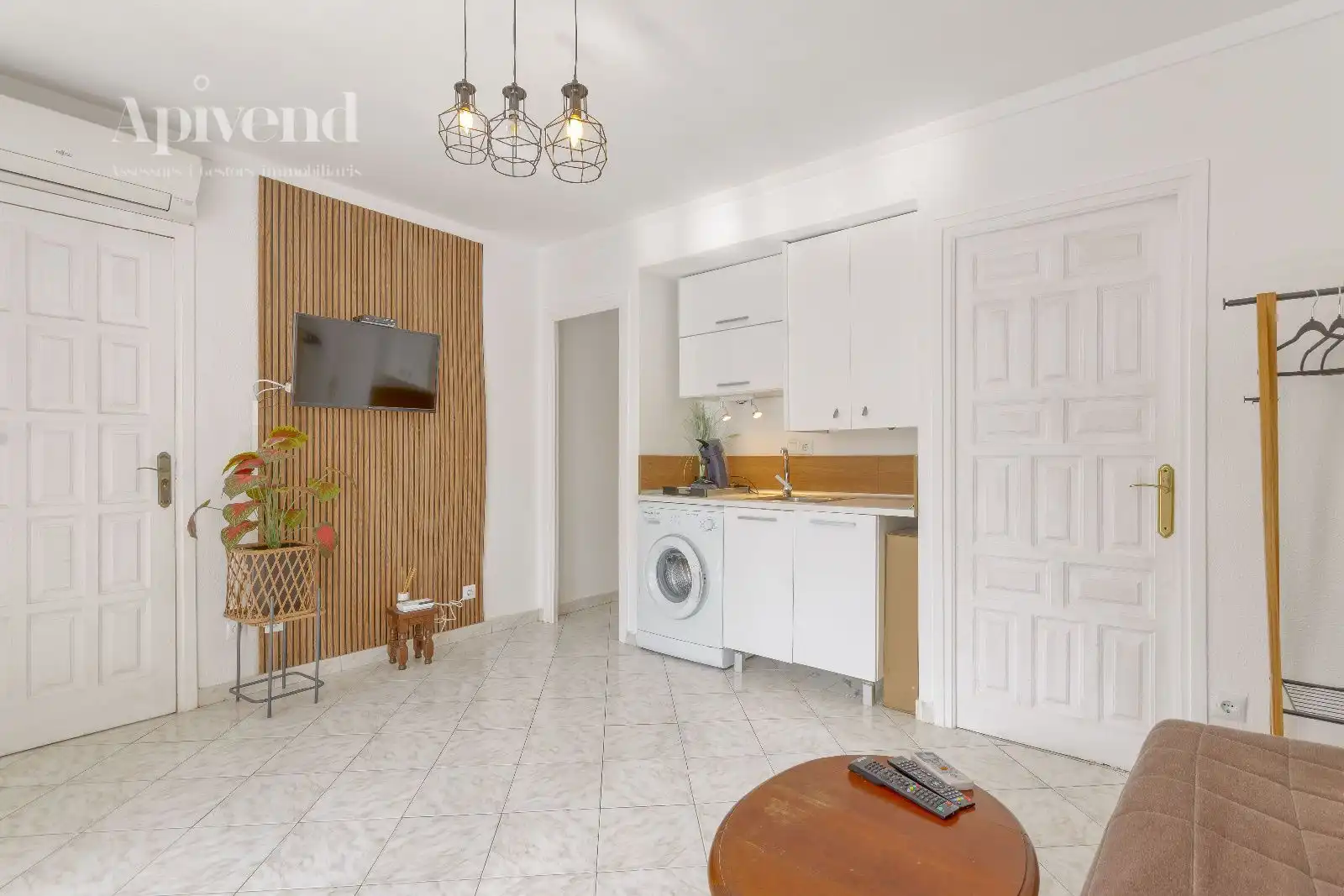 Flat with pool for sale in Josep Carner, imagen 4