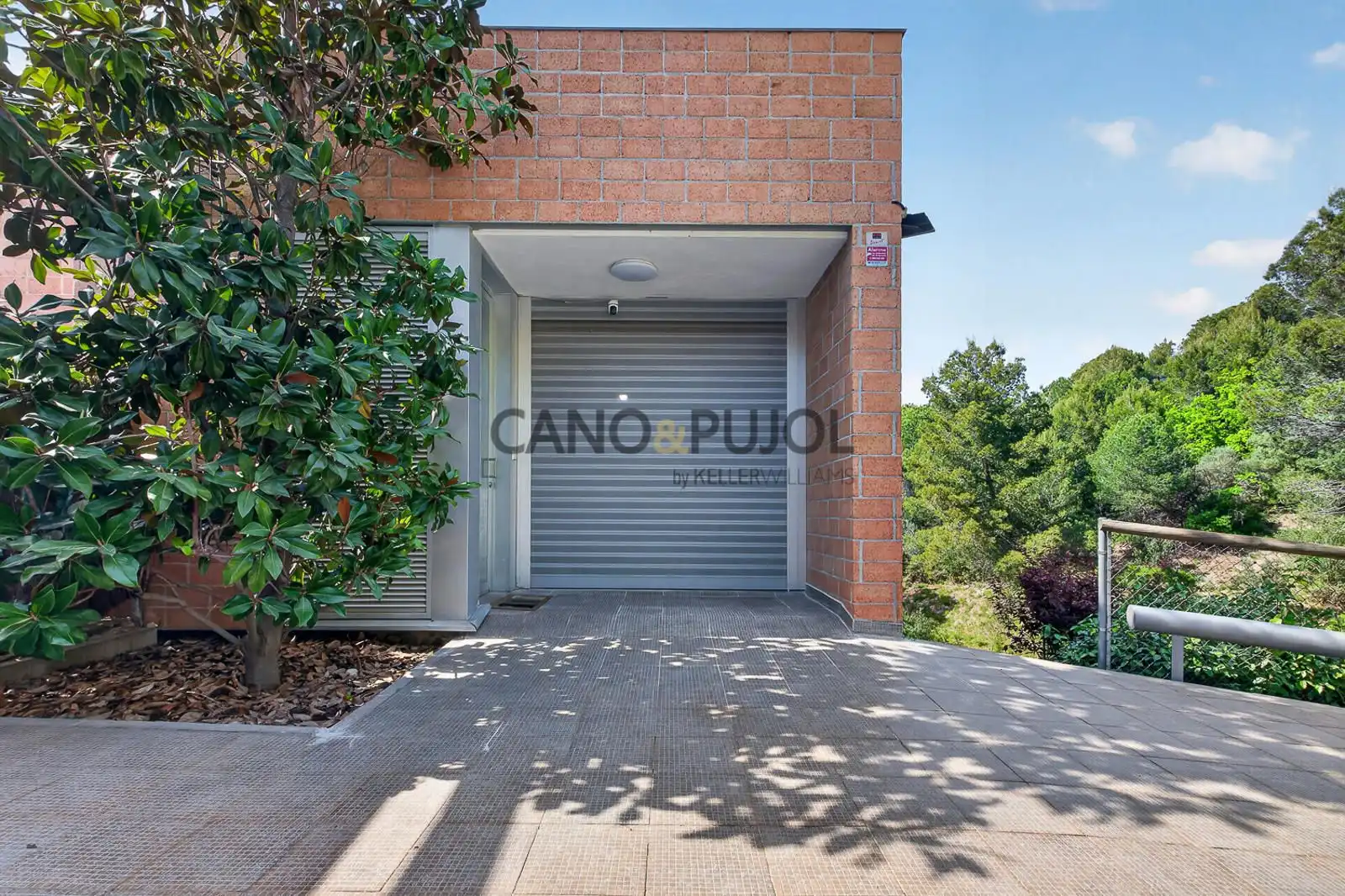Parking of Houses for sale in Terrassa  with Air Conditioner, Heating and Terrace