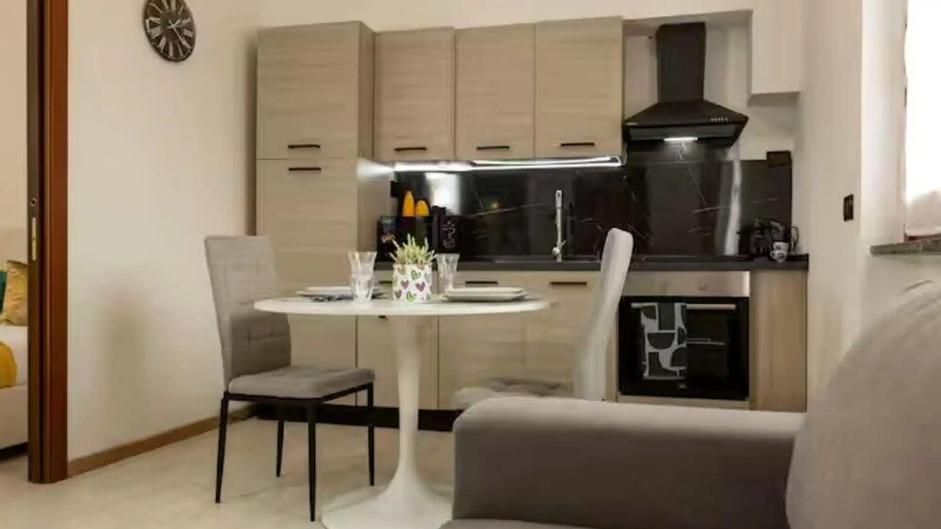 Kitchen of Flat for rent in  Sevilla Capital