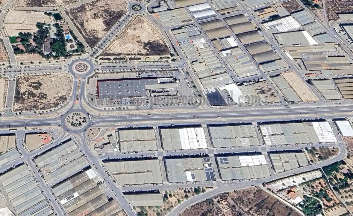 Nau industrial en venda a Crevillent