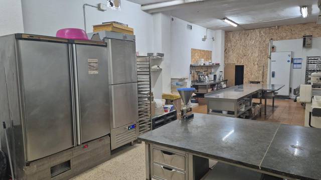 Local comercial en Alquiler en Sant Crist