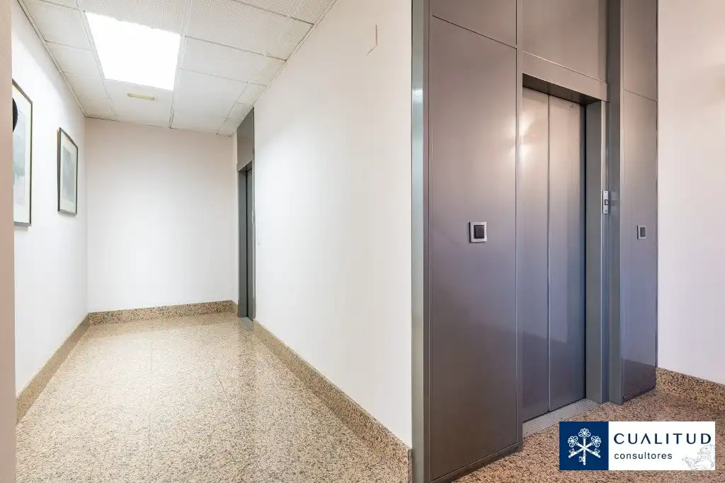 Oficina amb ascensor de lloguer a Este, imagen 30