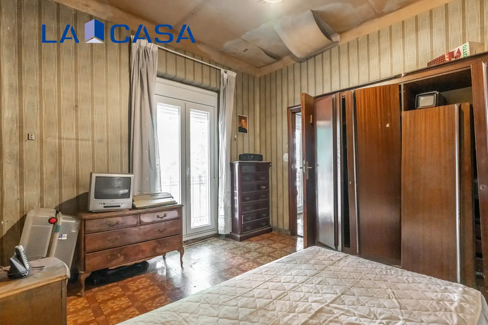 Habitación de Piso en venta en Madrid con Balcón