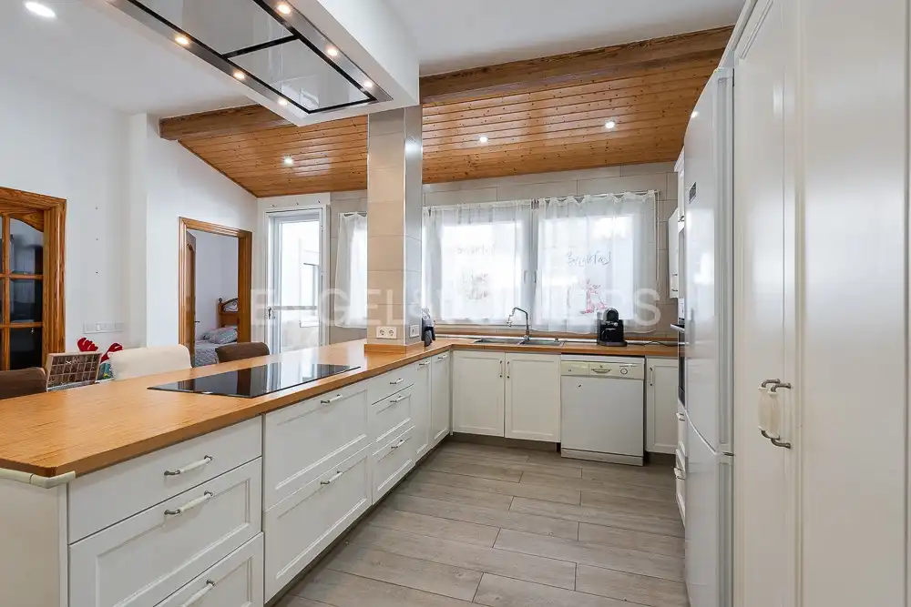 Cocina de Casa o chalet en venta en Valencia con Aire acondicionado, Calefacción y Trastero