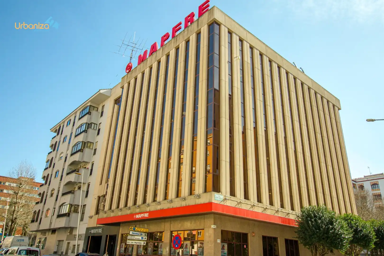 Office space with lift to rent in Avenida del Doctor Juan Pereda Pila