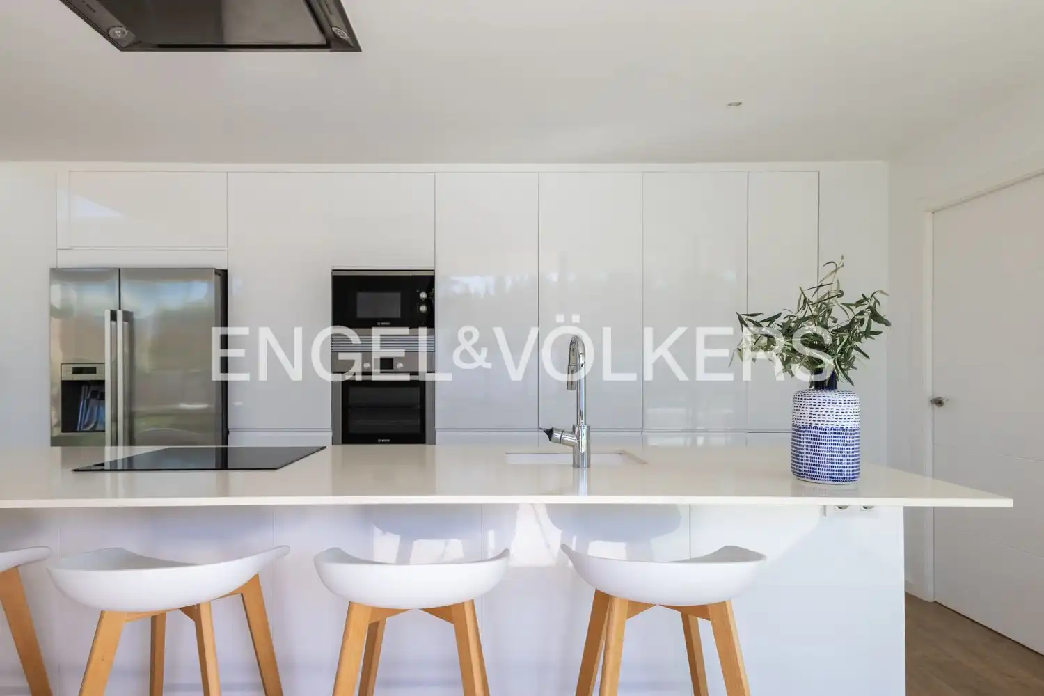 Cocina de Casa o chalet en venta en L'Eliana con Aire acondicionado, Calefacción y Jardín privado