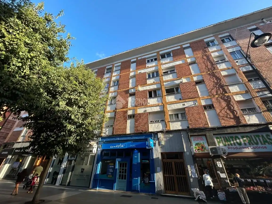Vista exterior de Piso en venta en Gijón 