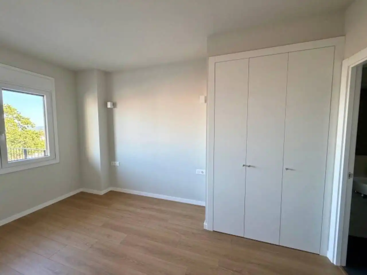 Bedroom of Flat for rent in Terrassa  with Air Conditioner, Heating and Parquet flooring